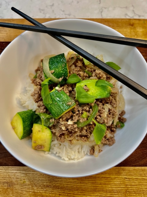 You are currently viewing Quick and Easy Spicy Thai Beef and Zucchini