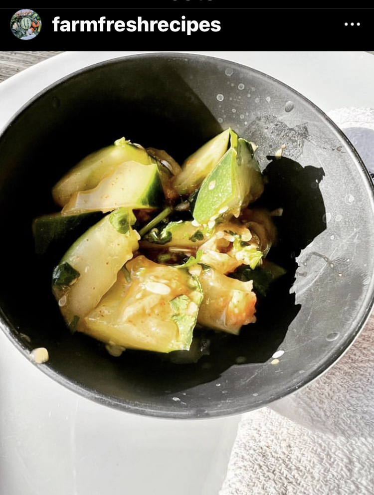 Read more about the article Smashed Spicy Asian Cucumber Salad