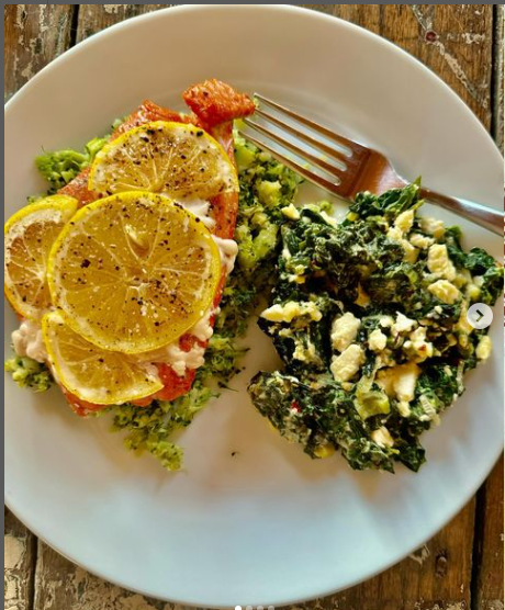 Read more about the article Spanakopita-Inspired Creamed Spinach (w Lemon-Feta Salmon)