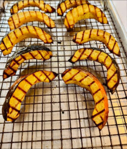 Read more about the article Carmelized and Crispy Acorn Squash