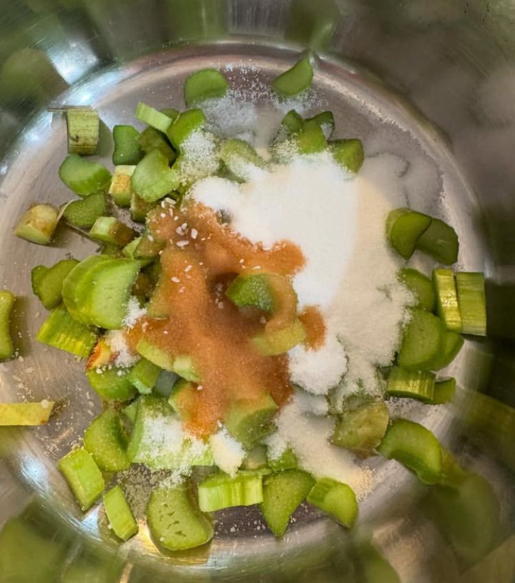 Read more about the article Easy Rhubarb Compote