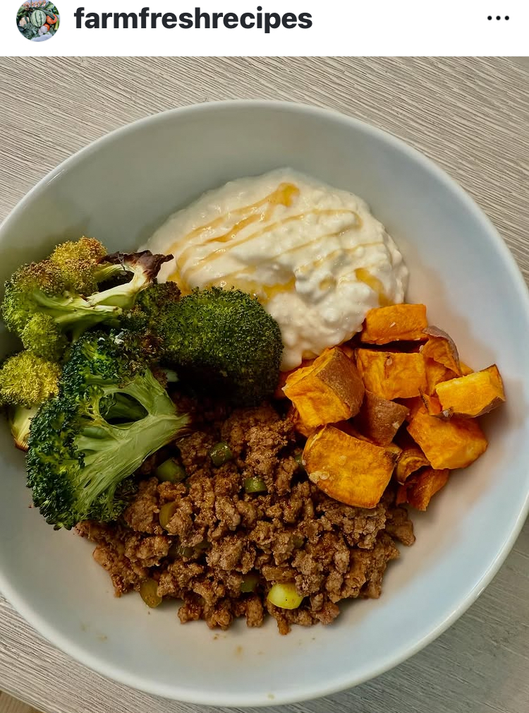 Read more about the article Viral Cottage Cheese, Sweet Potato, Beef and Hot Honey Bowl